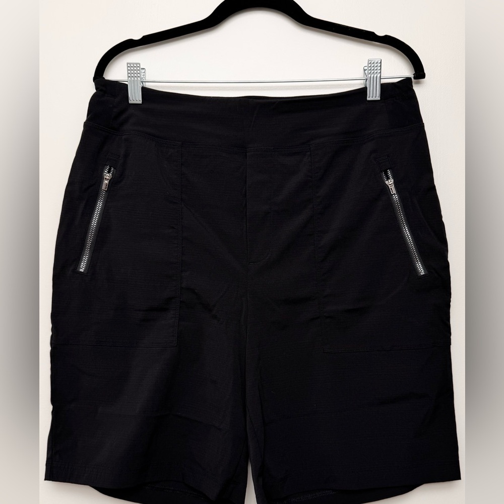 Athleta Trekkie North Mid-Rise Bermuda Shorts Women’s Size 12